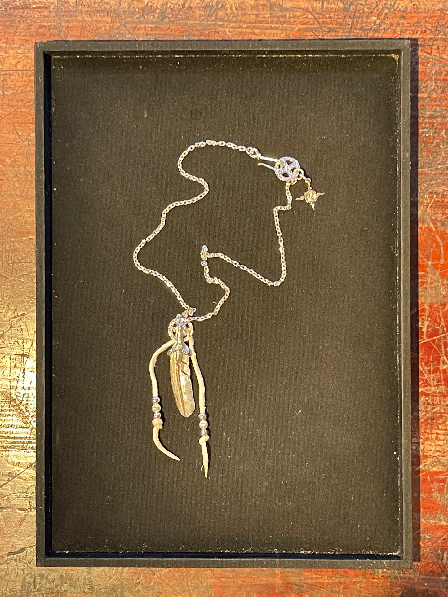 First Arrow's Eagle Grab with K18 Feather with Medicine Wheel Silver Chain Set