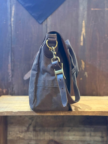 Vasco Oil Canvas x Leather Mail Bag ( Large )