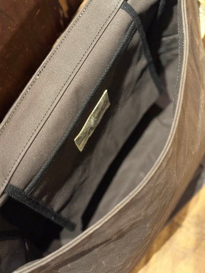 Vasco Oil Canvas x Leather Mail Bag ( Large )